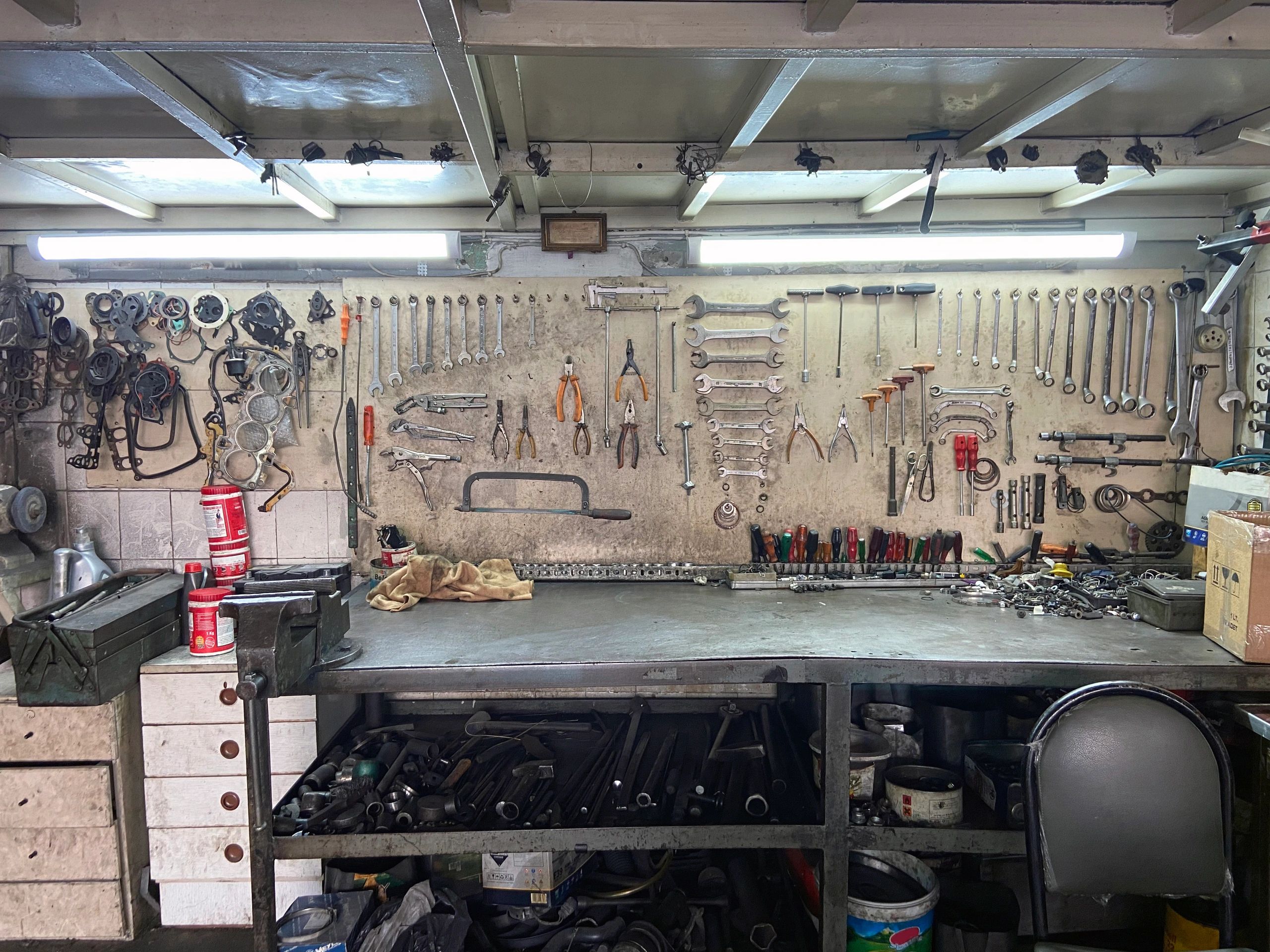 ASE certified mechanic workshop